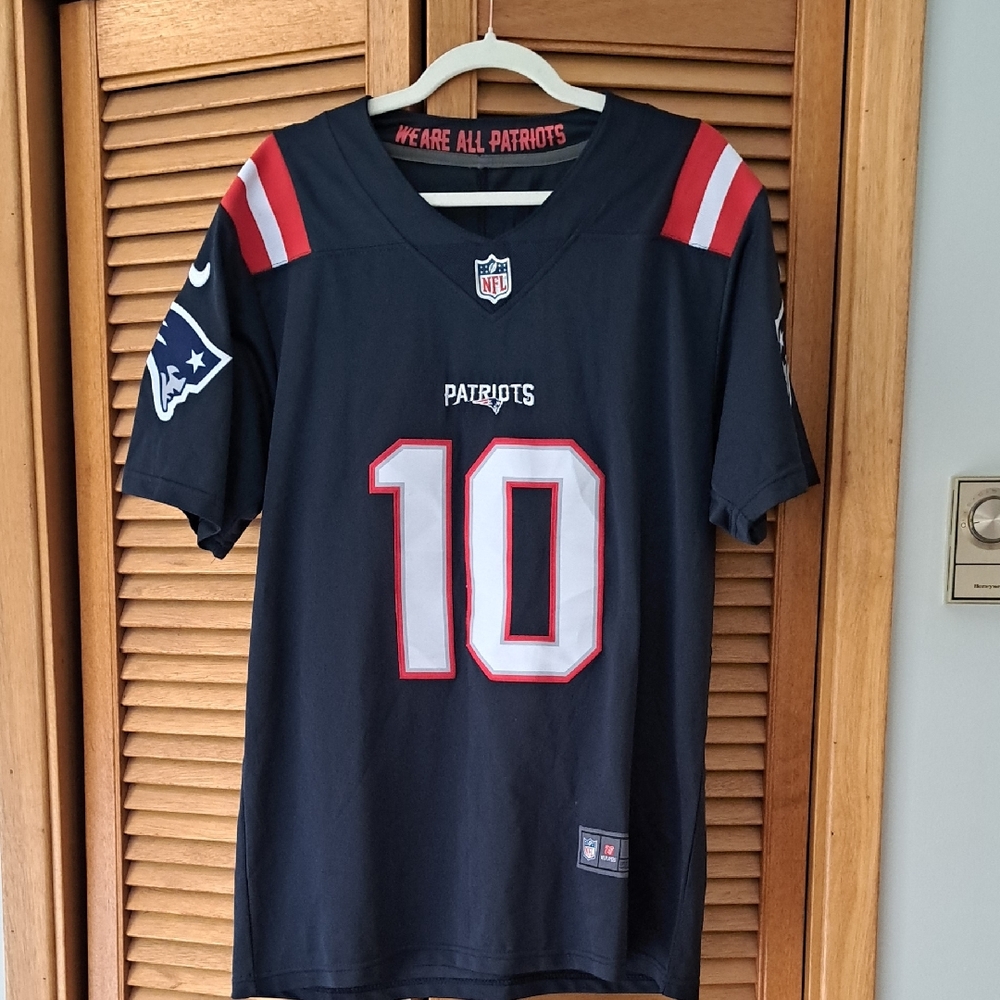 Patriots 10 JONES Nike Football Jersey
